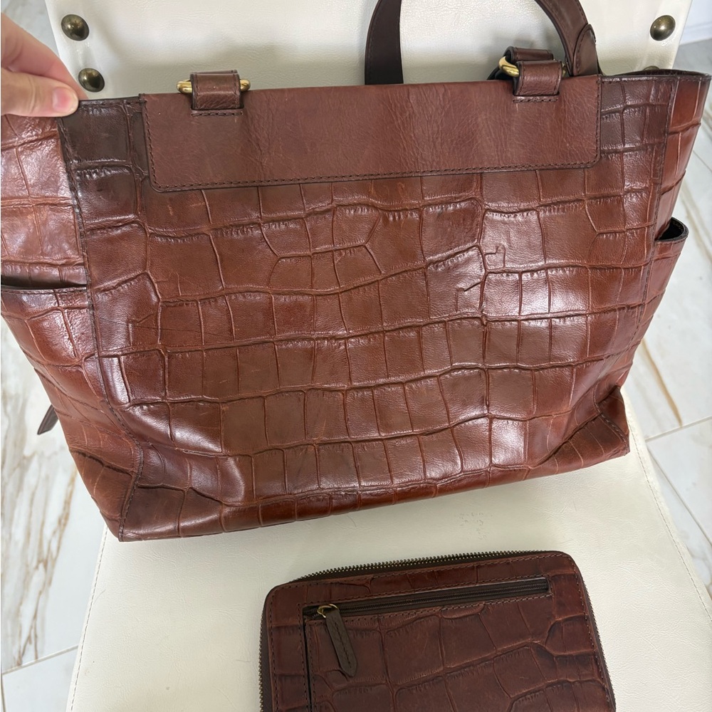 Gorgeous FOSSIL LARGE Brown Croc-Embossed Leather Tote & Wallet Combo ! - Picture 3 of 15